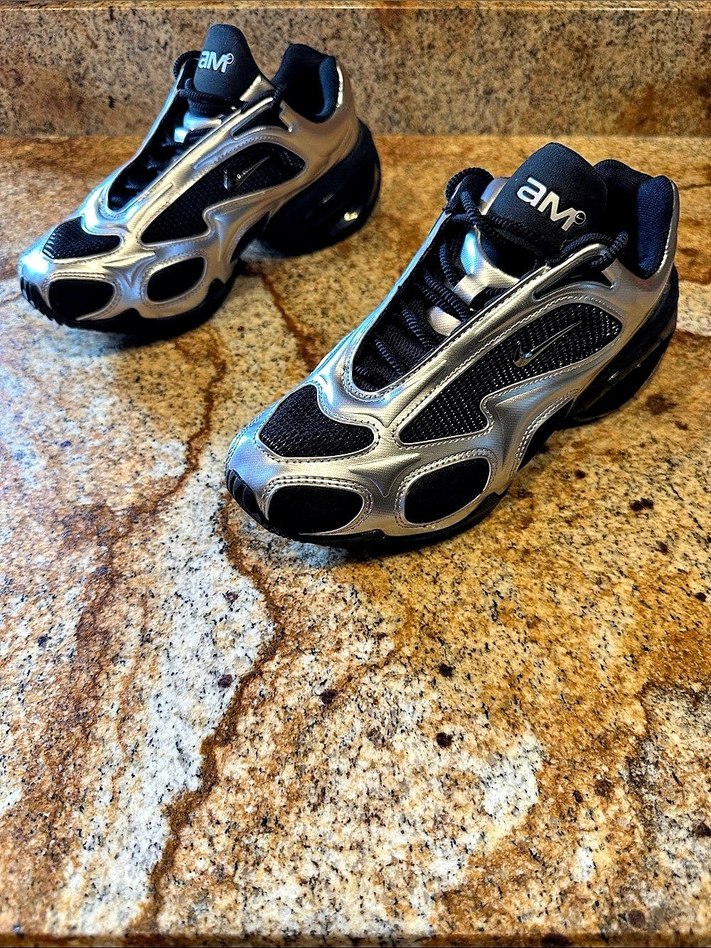 Nike Air Max Muse Silver & Black Sneakers US 7.5 Like New